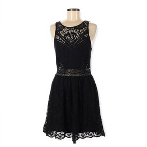 Black Sleeveless Lace dress